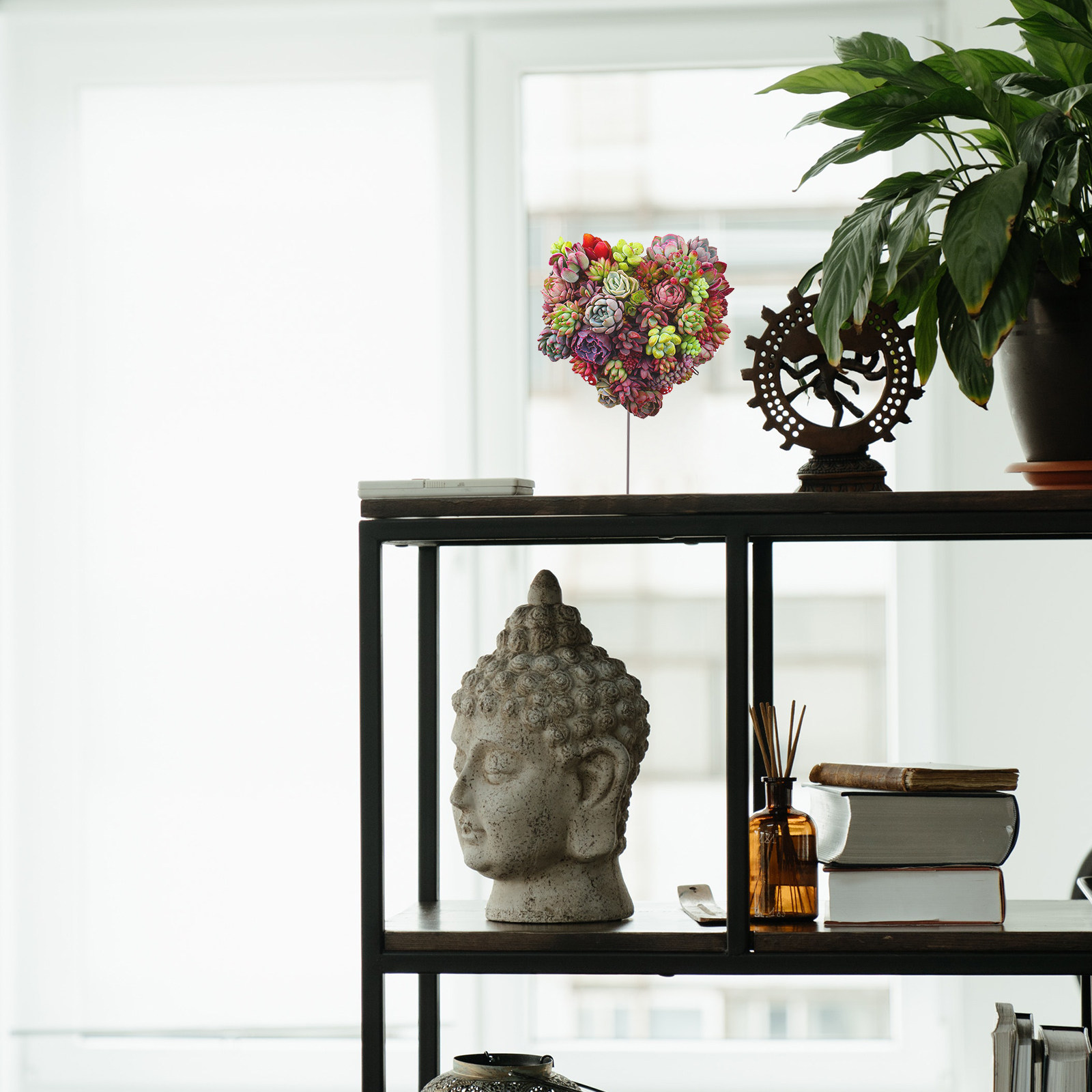 حامل نباتات حديدي على شكل قلب  - مراجعة Bonsai Garden Wall وسعره